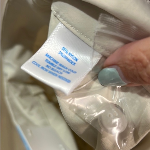 Southern Tide Shorts Performance Collection Tan 4” Stone Khaki Beige Athletic - Picture 7 of 13